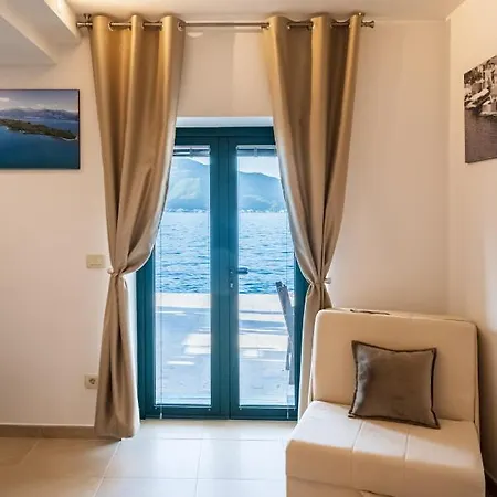 Apartments Ponta Krasici Tivat Exterior photo